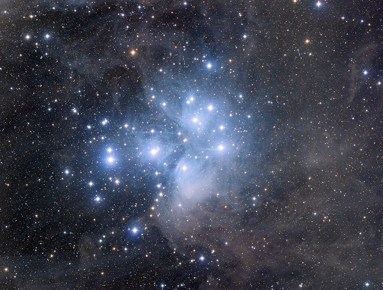 نمایی از خوشه پروین توسط تلسکوپ و دوربین STF8300M و کسر کالیبریشن فایل ها، عکس: امیرحسین ابوالفتح