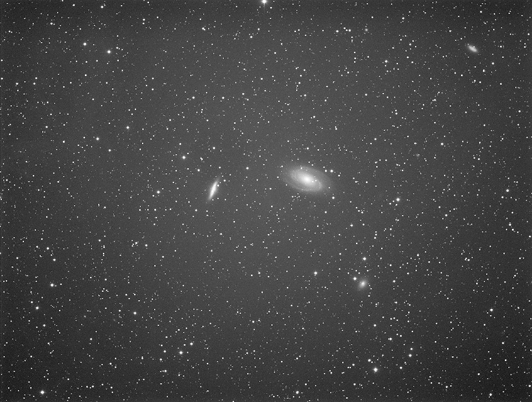نمایی از کهکشانهای M81 و M82 توسط تلسکوپ Vixen VSD100 و دوربین STF8300M و بدون کسر فلت فیلد، عکس: امیرحسین ابوالفتح