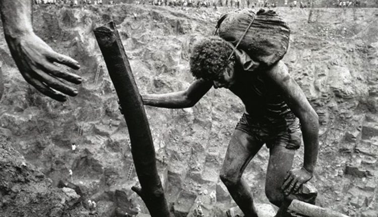 استخراج معدن در سراپلادا، برزیل 1968- عکاس: سباستیانو سالگادو